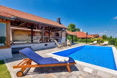 Image de Belle maison à Martinkovec avec WiFi