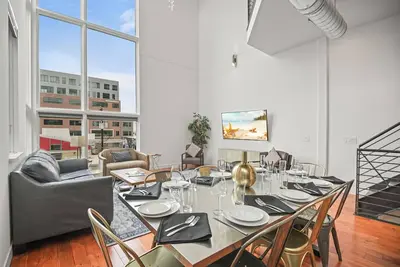 Image de A luxurious stay at a modern 4-story (RiNo)