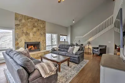 Image de Nouveau! Maison de ville haut de gamme entre Beaver Creek et Vail!