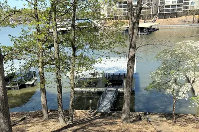 Image de Relax, You're on Lake Time! Private Dock/Deep Water Cove