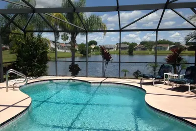 Image de Piscine privée avec vue sur le lac * Wifi gratuit * Télévision par câble * Ac * Tarifs bas * Belle maison