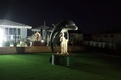 Image de La Place Des Dauphins Sur L'Estuaire.