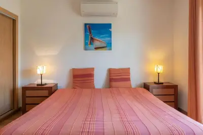 Villa Costa est une villa confortable et moderne de 2 chambres à 500 mètres de la plage