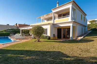 Villa Andrea Une villa familiale moderne située à Cerro de Aguia, à seulement 500 mètres de grands r