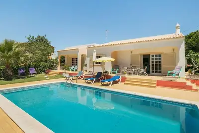 Villa Cerrinho - Villa familiale de 3 chambres très bien située, cadre paisible à proximité des rest