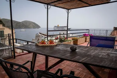 Image de Maison dans le centre de Lipari avec vue mer