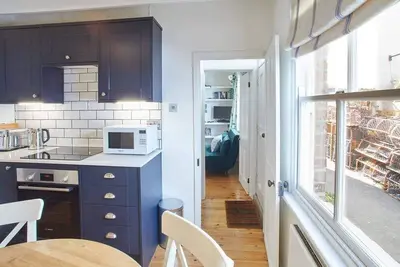 Image de Gun Gutter House Summ