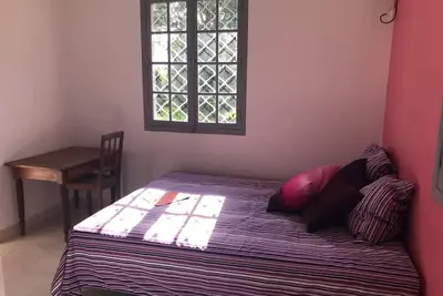 Image de Chambre Rose indépendante vue sur jardin