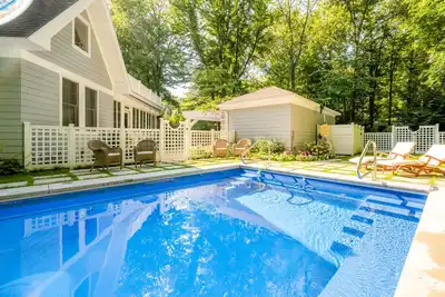 Image de Maison Union Pier nouvellement inscrite avec piscine privée!