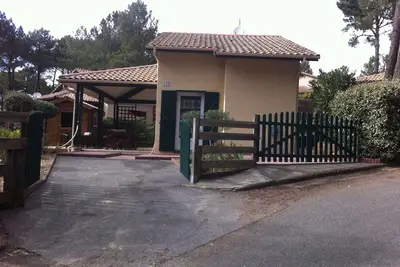 Image de Maison individuelle avec terrasse proche de l'ocean, golf et commerces.