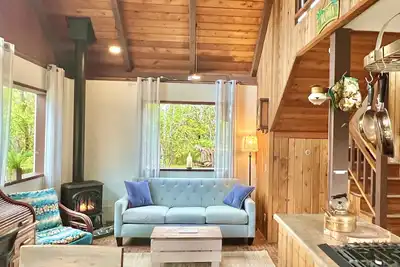 Image de Chalet rustique dans la forêt tropicale - Retraite des écrivains.