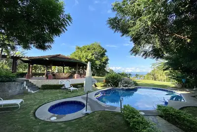 Image de Magnifique vue sur l'océan, maison de 5 chambres dans une incroyable propriété privée en bord de mer.