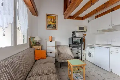 Image de Appartement Duplex 6 pers à 300m de l'Océan – Balcon Sud, Cuisine Équipée, Proche Centre