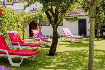 Image de Belle maison de vacances privée pour 4 personnes avec Wifi, Tv, terrasse et parking