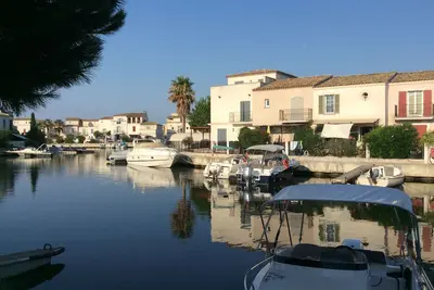 Image de Marina Petite-Belge à Aigues Mortes avec demi- journée bateau (voir conditions)