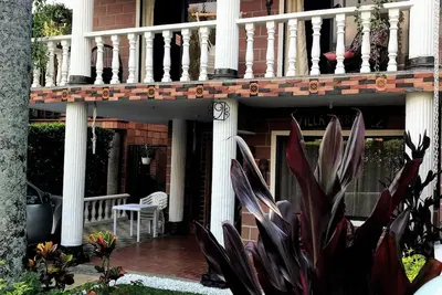 Image de Belle cabine, décor rustique, toutes commodités avec à distance de marche