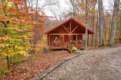 Image de Lazy Oaks Cabin by Tranquil Hills Lodging