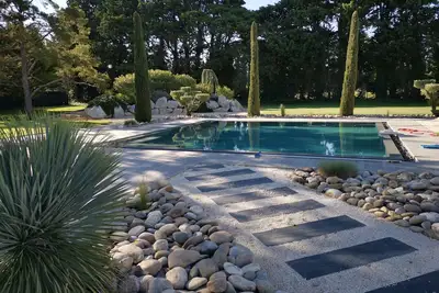 Image de Maison en campagne de L’Isle-Sur-La-Sorgue, Piscine, Parc Paysage