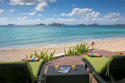 Superbe villa de 6 chambres située directement sur la plage de St Martin