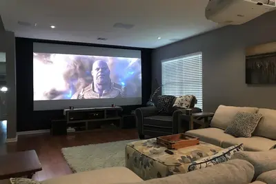 Image de Salle de cinéma 4k militaire / d'entreprise