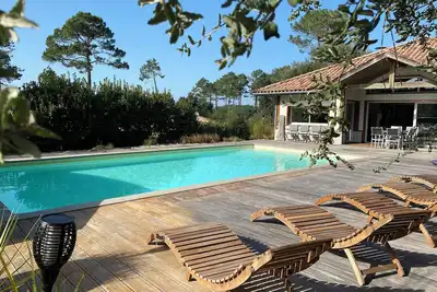 Image de Les Chênes lièges grande villa avec piscine, forêt, proche golf et plage