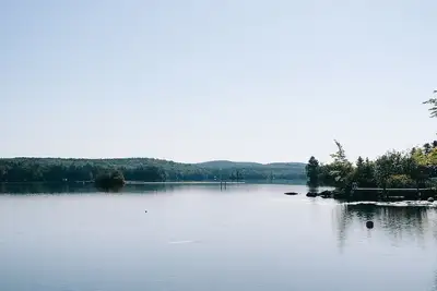 Image de Maison au bord de l'eau sur le lac Long