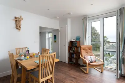 Image de * Nouvelle propriété * Appartement de luxe central 2 Br avec vue sur la mer et parking