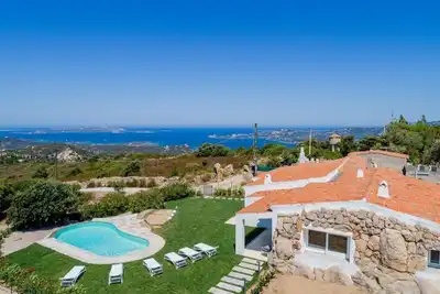 Villa moderne avec piscine privée, 4 chambres, 4 salles de bains
