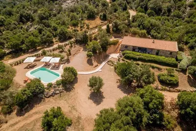 Image de Villa avec piscine privée, 5 chambres, 5 salles de bain, wifi