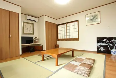 Image de 100 freeflowing spring bath With detached hous / Yufu ĹŚita