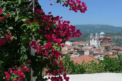Image de Maison de village, terrasses, jardin, vues magnifiques, Ă 15 min de la plage
