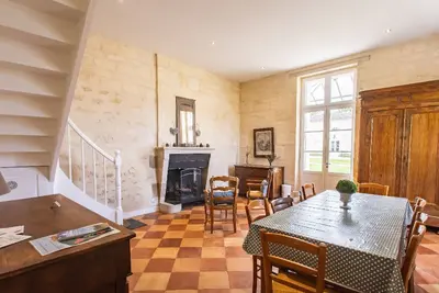 Gîte Calèche au Château Gassies, 170m², à 15min de Bordeaux, jusqu'à 10 hôtes