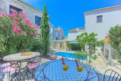 Image de Villa Cubismo - avec piscine pour 18 personnes, à proximité des restaurants et des cafés
