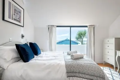 Image de Un appartement lumineux et spacieux dans le centre de Falmouth avec une vue imprenable sur l'estuaire