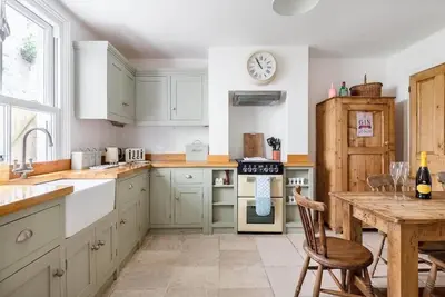 Image de Ce cottage est un 3 chambre (s), 1. 5 salles de bain, situé à Mevagissey, en Angleterre.