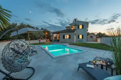 Image de Villa Serenitas - Nouvelle maison 2020, famille, groupe et animaux acceptés + piscine privée