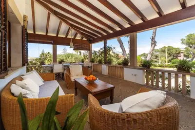 Image de Incroyablement charmante villa au bord de la mer de Son Veri