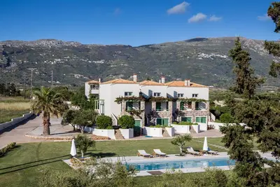 Incroyable Beachfront Villa 2 | Neapoli Villas