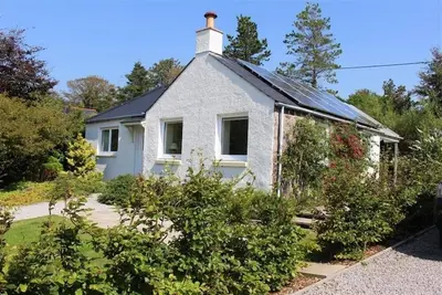 Image de Seabank Cottage est dans un endroit paisible avec vue sur Rough Island