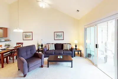 Image de Villa de golf 2 Br / 2 Ba Ă Little River, pour 7 personnes