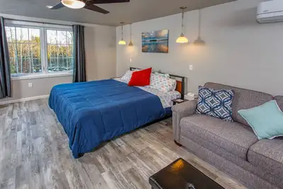Image de Superbe studio à quelques pas du réseau de sentiers Bjorklunden à Baileys Harbor