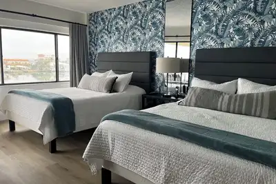 Image de Spacieux, 2 Chambres, Condo Waterview, À La Plage Clair!