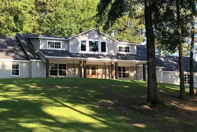 Image de Luxe maison moderne sur un lac de campagne à quelques minutes de Jackson
