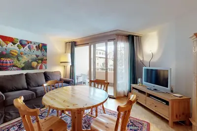 Popular apartment house centrally located in Celerina.