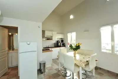 Image de appartement vue mer tout confort presqu’île de Giens face porquerolles Hyères