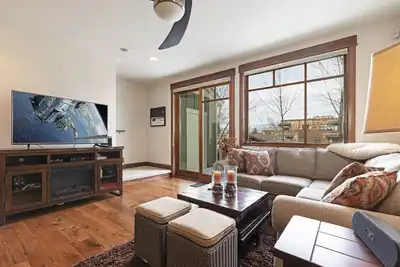 Image de Résidence spectaculaire au centre-ville de Whitefish!