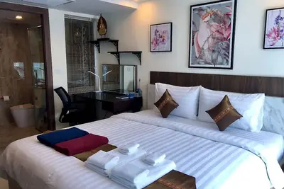 Image de Appartement de luxe F6 avec vue sur la piscine et 1 chambre à Grand Avenue by Pattaya City Estates