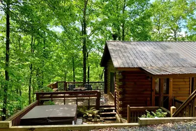 Image de Cabine confortable dans Aska Wilderness avec bain à remous d'eau salée
