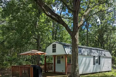 Image de Quiet, secluded tiny house that sleeps 6 +