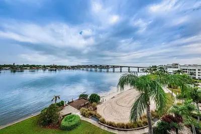 Image de Vue imprenable sur la baie de Boca Ciega! Bv 13-551- Bahia Vista